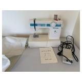 WHITE Model 1805 Sewing Machine WHITE Model 1805 Sewing Machine