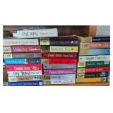 Lot of Soft Cover Danielle Steel Books Lot of Soft Cover Danielle Steel Books