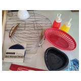 Large Lot of Kitchen Utensils Large Lot of Kitchen Utensils