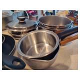 Assorted Lot of Pots, Pans & Roasters Assorted Lot of Pots, Pans & Roasters