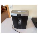 Fellowes P-7C Powershred Cross-Cut Paper Shredder Fellowes P-7C Powershred Cross-Cut Paper Shredder
