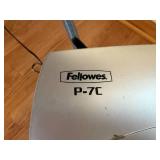 Fellowes P-7C Powershred Cross-Cut Paper Shredder Fellowes P-7C Powershred Cross-Cut Paper Shredder