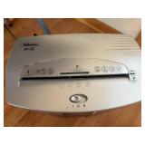 Fellowes P-7C Powershred Cross-Cut Paper Shredder Fellowes P-7C Powershred Cross-Cut Paper Shredder