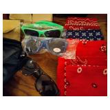 Lot of Vintage Wallets, Coin Purses, Bandanas, Sunglasses and More Lot of Vintage Wallets, Coin Purses, Bandanas, Sunglasses and More