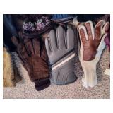 Lot of Ladies Gloves, Hats, Scarves & Mittens Lot of Ladies Gloves, Hats, Scarves & Mittens