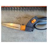 Black & Decker Corded 18" Trimmer & Asst Snippers Black & Decker Corded 18" Trimmer & Asst Snippers