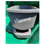 Wheeled & Hand Outdoor Spreaders Wheeled & Hand Outdoor Spreaders