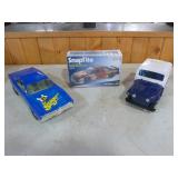 2 Die Cast Cars and Model Car 2 Die Cast Cars and Model Car