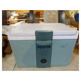 Rubbermaid 12 Volt Tailgate Cooler Rubbermaid 12 Volt Tailgate Cooler