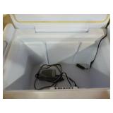 Rubbermaid 12 Volt Tailgate Cooler Rubbermaid 12 Volt Tailgate Cooler