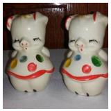 Shawnee American Pottery Pig Salt And Pepper