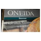 Like New, Oneida Non-Stick Roasting Pan