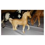 Vintage Coronet Porcelain Horses And More. (4)