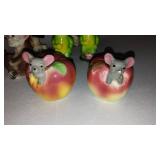 Vintage Collectible Salt And Pepper Shakers (8) Frogs, Monkey, Skunk And More