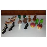 Vintage Collectible Salt And Pepper Shakers (8) Frogs, Monkey, Skunk And More