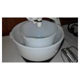 Vintage Sunbeam Mix Master With Juice Attachment, Bowls And Beater