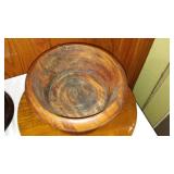 Wood And Ceramic Décor.