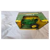 1:16 Scale Ertl John Deere Model G Tractor in Box