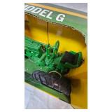 1:16 Scale Ertl John Deere Model G Tractor in Box