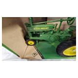 1:16 Ertl 1934 John Deere Monel "A" Unstyled Tractor with a Narrow Front