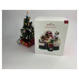 2018 Hallmark Keepsake Christmas Ornament Santa