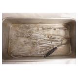Aluminum Baking Pan with Whisks