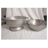 2ct Large Colanders