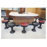 Horseshoe Bar w/9 bar stools