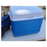 Rubbermaid® Cooler with Arctic Zone Cooler Bag