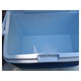 Rubbermaid® Cooler with Arctic Zone Cooler Bag