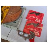 Wyoming Knife Dressing Knife, Leather Sheath and Extra Blades