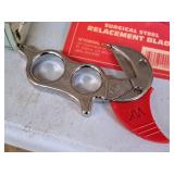 Wyoming Knife Dressing Knife, Leather Sheath and Extra Blades