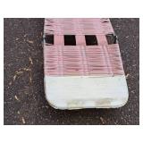 Fold-Up Lounger (Pink/White)