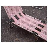 Fold-Up Lounger (Pink/White)