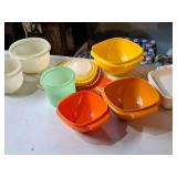 Lot of (8+) Assorted Plastic Dishwares, Storage Bowls with Lids