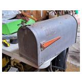 21" Metal Mailbox