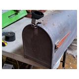 21" Metal Mailbox