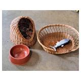 Lot of (4) Pet Supplies - Wicker Beds (x2), Food Bowl, Toy Fish
