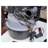 Chicago Power Tools 12 Volt Wet/Dry Vacuum