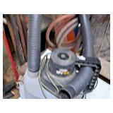 Chicago Power Tools 12 Volt Wet/Dry Vacuum