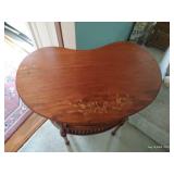 Kidney Shaped Rosewood Victorian Table With Decorative Inlays Kidney Shaped Rosewood Victorian Table With Decorative Inlays