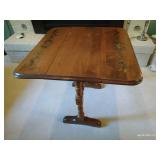 Beautiful Vintage Accent Table w/ Fold Down Leaves Beautiful Vintage Accent Table w/ Fold Down Leaves