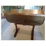 Beautiful Vintage Accent Table w/ Fold Down Leaves Beautiful Vintage Accent Table w/ Fold Down Leaves