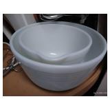 Mixing Lot: Hand Mixers, Bowls & Measuring Cups