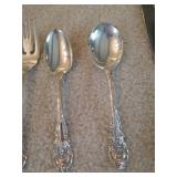 (1) 5-Piece Setting of Wallace Sir Christopher Sterling Flatware (1) 5-Piece Setting of Wallace Sir Christopher Sterling Flatware