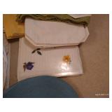 Table Linens: Placemats, Napkins Table Linens: Placemats, Napkins