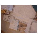 Table Linens: Placemats, Napkins Table Linens: Placemats, Napkins