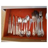 Silver Plate Flatware Set: Rogers Bros 1847 Silver Plate Flatware Set: Rogers Bros 1847