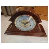 Large Howard Miller Mantle Clock Large Howard Miller Mantle Clock