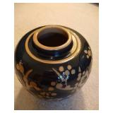 Beautiful UND Pottery Lidded Jar Beautiful UND Pottery Lidded Jar